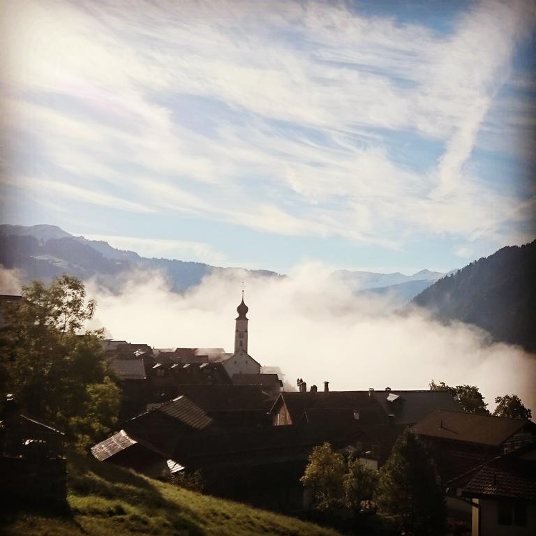 Gaestehaus Alpina In Fanas Szoba fotó